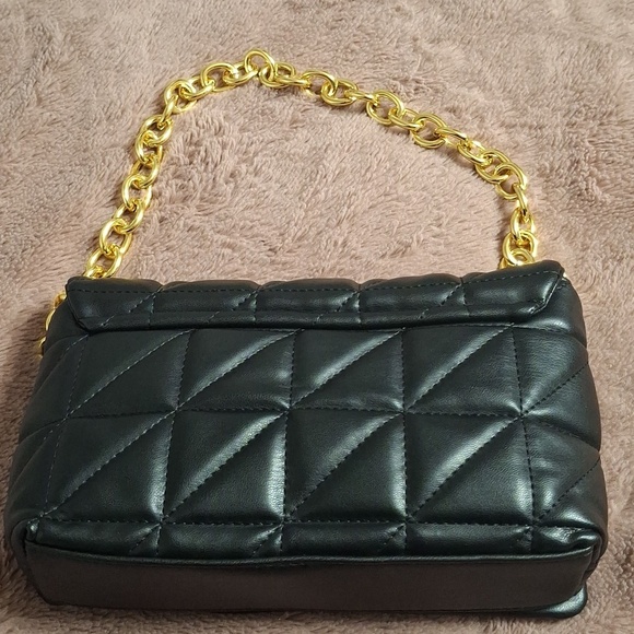 Handbags - Super Cute /Black Quilted / W Yellow Gold Chain / Bag
